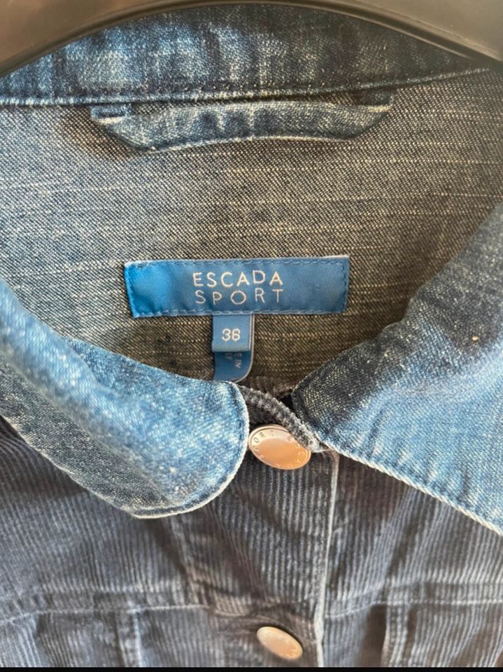 Neuwertige Jeansjacke von Escada Sport -Sonderpreis in Oberhaid