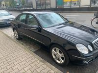 Mercedes E280 mit schöner Innenausstattung! Frankfurt am Main - Eschersheim Vorschau