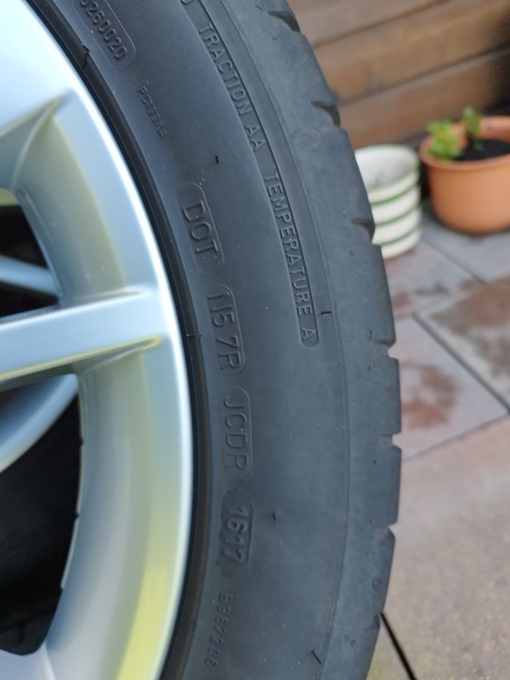 Alu-Felge 17 Zoll mit Sommerreifen 225/45R 17  91W in Paderborn