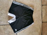 Adidas Shorts, kurze Hose, Sporthose, Gr.152 Sachsen-Anhalt - Blankenburg (Harz) Vorschau