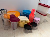 Tupper Tupperware Konvolut Dosen Flasche Schüssel Messbecher Güstrow - Landkreis - Güstrow Vorschau