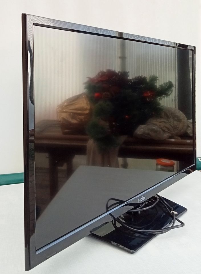 Amazon Fire TV 32“ Fernsehen PC Bildschirm Monitor Flat TV in Obernkirchen