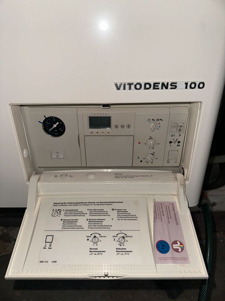 Vissmann Gasheizung- Vitodens 100 + Vitocell 100 - Komplettanlage in Grebenstein