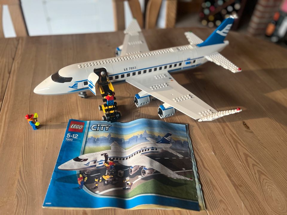 Lego City Passagierflugzeug 7893 in Rösrath