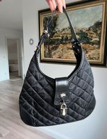 Burberry Schwarz gesteppt Nylon Leder Brooke Hobo Handtasche Hamburg-Nord - Hamburg Barmbek Vorschau