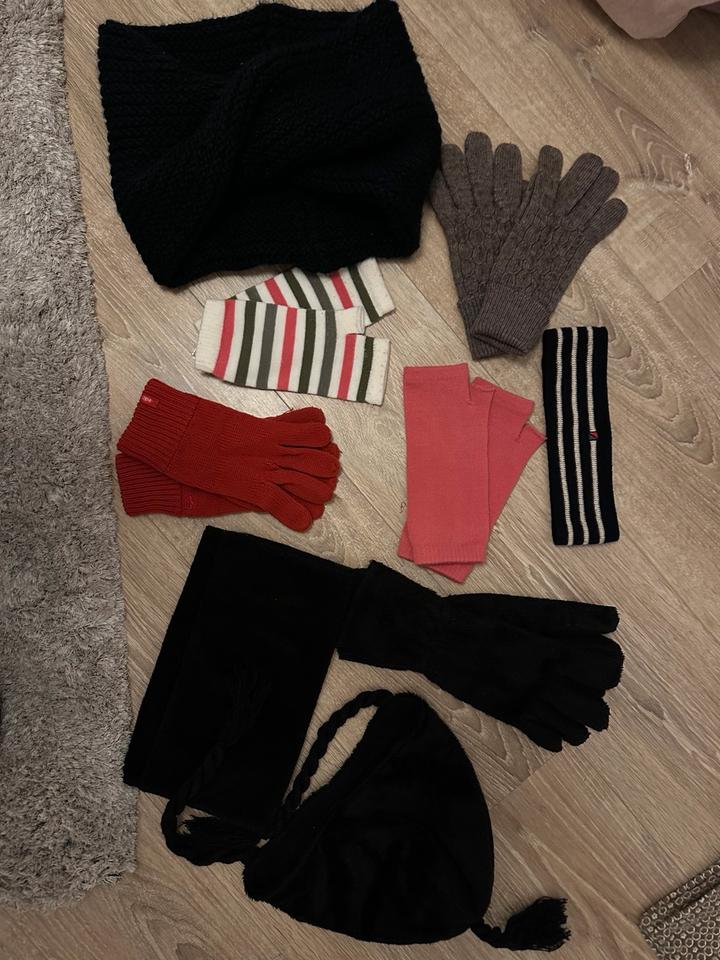 Diverse Tücher, Schals edc, Cecil, Street one,.... 1 € pro Stück in Bad Bederkesa