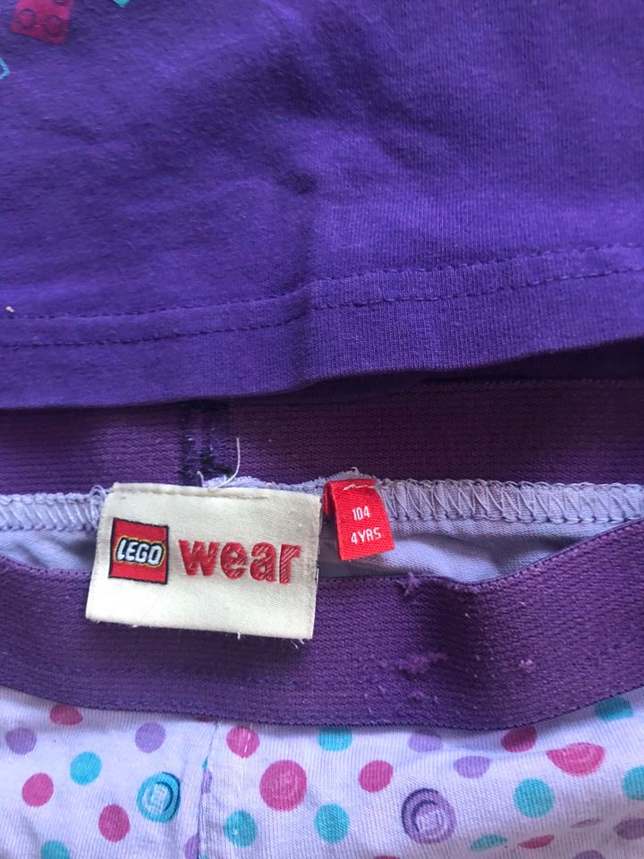 Süßer Lego Friends Schlafanzug Pyjama Pferd Gr. 104 in Düsseldorf