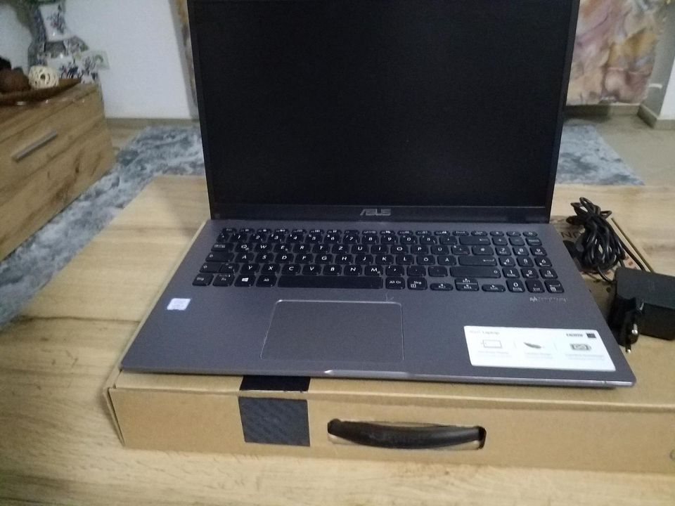 Asus R521U Laptop in Bad Neuenahr-Ahrweiler