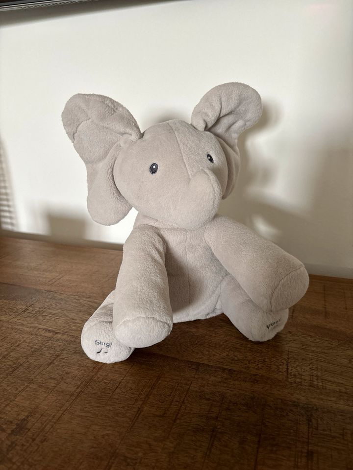 Baby GUND Flappy Elefant in Heiligenhafen 