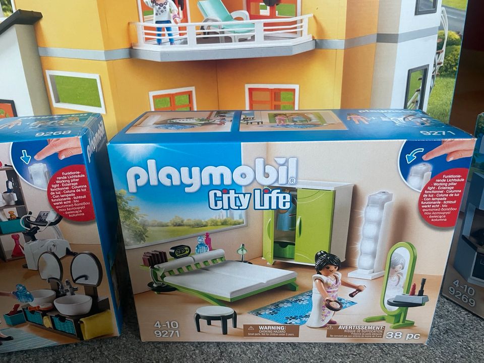 Playmobil Wohnhaus , inkl zusätzlicher Einrichtung in Neunburg