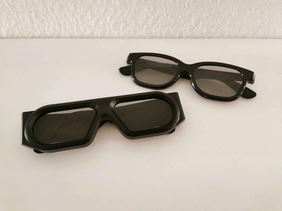 2 x 3D-Brille schwarz 3 D Kino Film in Hannover