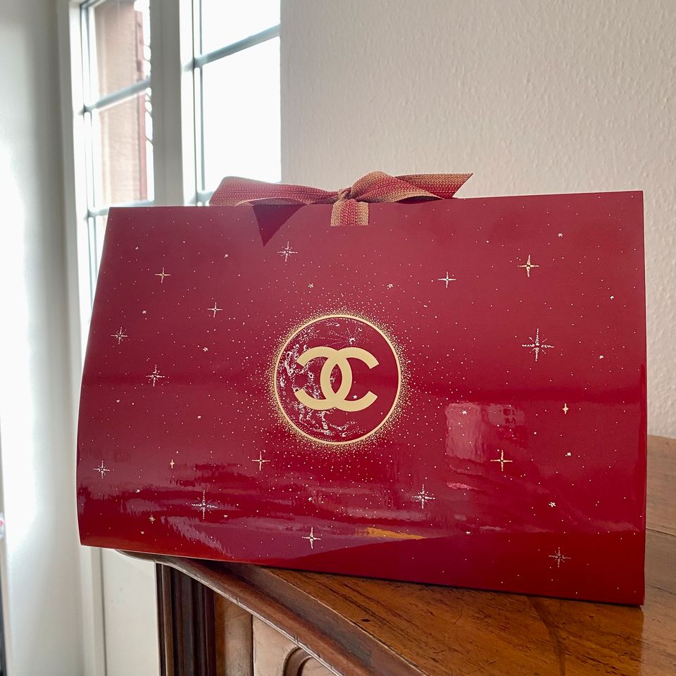 Chanel Geschenktüte in Berlin