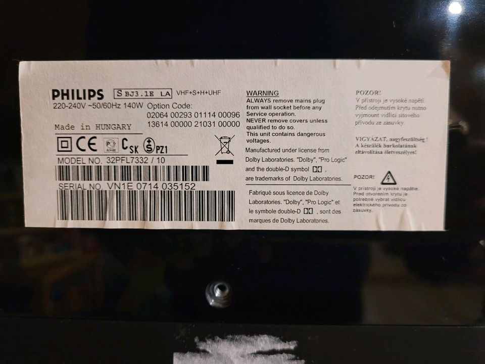 Fernseher / TV Philips 32PFL7332-10 in Regen