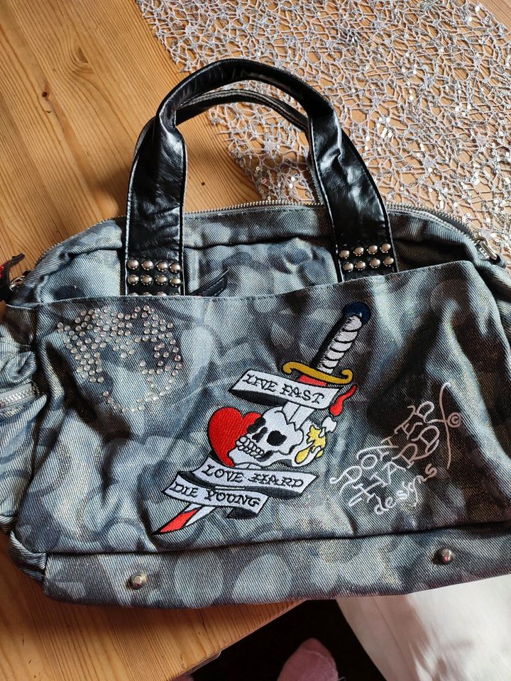 Tasche ed Hardy in Oberreidenbach