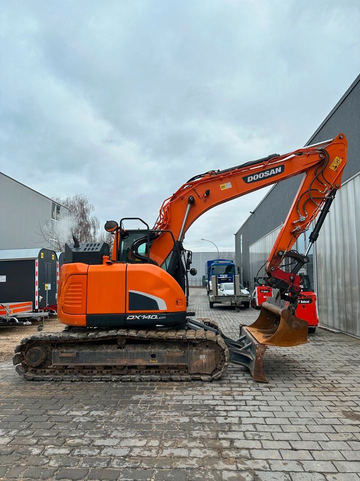 Doosan DX 140 LCR-5 Raupenbagger Mieten / Kaufen DEVELON in Neu Ulm