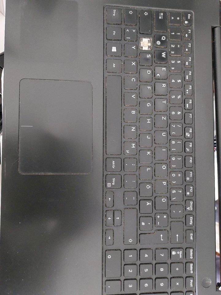 Dell Inspirion 15 - 5547 Laptop mit Gehäuse Schäden in Mönchengladbach