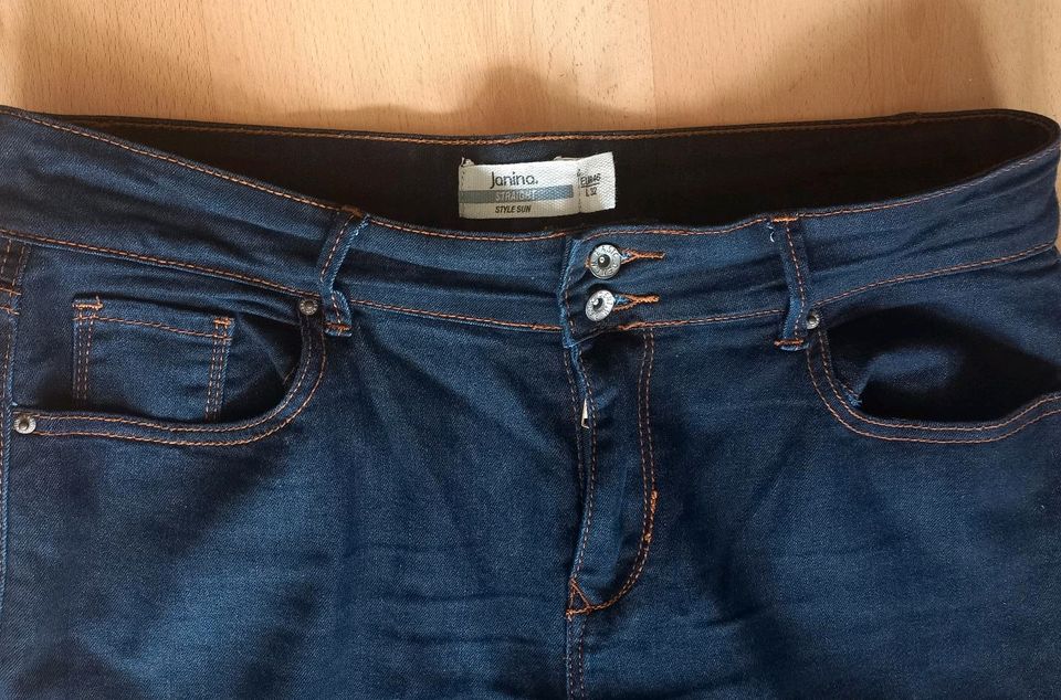 Jeans Gr. 46 marineblau 5€ in Haiterbach