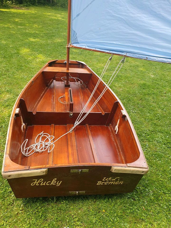Optimist, Holzboot, Segelboot für Kinder in Oldenburg
