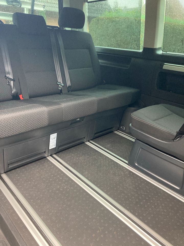 VW T6 Multivan mit Multiboard mit Schlaffunktion in Ostenfeld (Rendsburg)