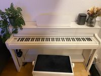 Klavier Yamaha CLP 735 WH mit Hocker und Kopfhörer Digitalpiano Nürnberg (Mittelfr) - Aussenstadt-Sued Vorschau