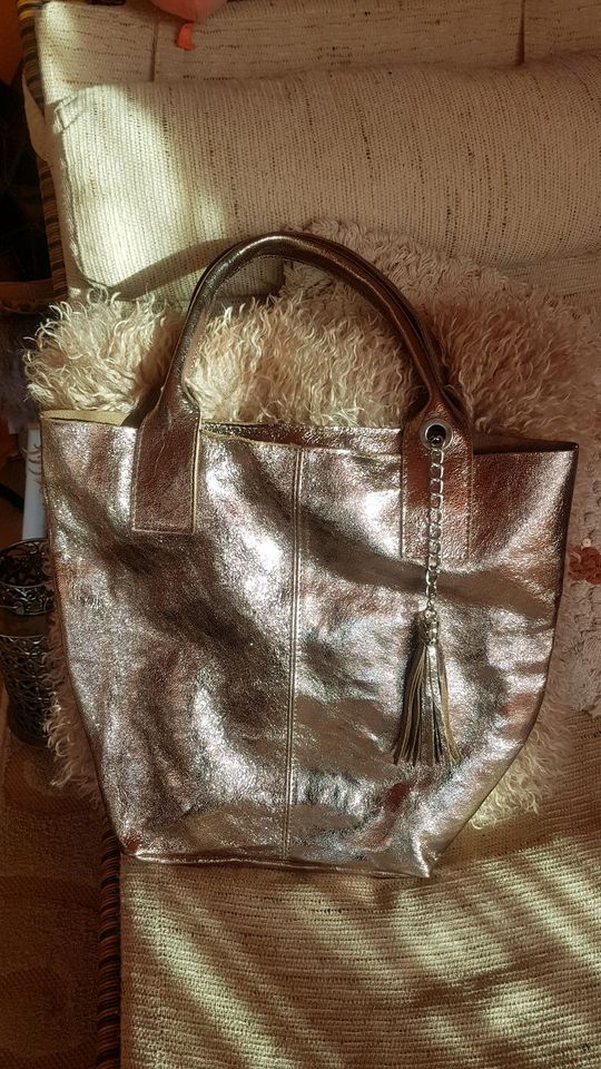 Ledertasche gold Shopper neu in Düsseldorf