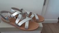 TOMS Sandalen Gr. 9,5/41 NEU! NP 79,95 € stilvoller Design Niedersachsen - Lüneburg Vorschau