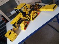 Lego Technic Technik John Deere 8RX 410 mit Mähwerkskombination Bayern - Bad Berneck i. Fichtelgebirge Vorschau