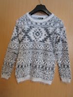 Mädchen Pullover, Gr. 134/140,weiß mit grauem Muster u. Fransen, Sachsen - Mittweida Vorschau