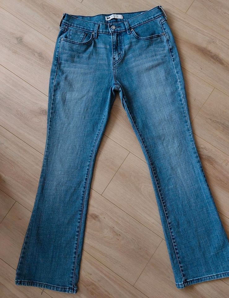 Biete Levi's- Jeans Modell 515 an - einzeln o. 2- in Gr. W29/L30 in Hildesheim