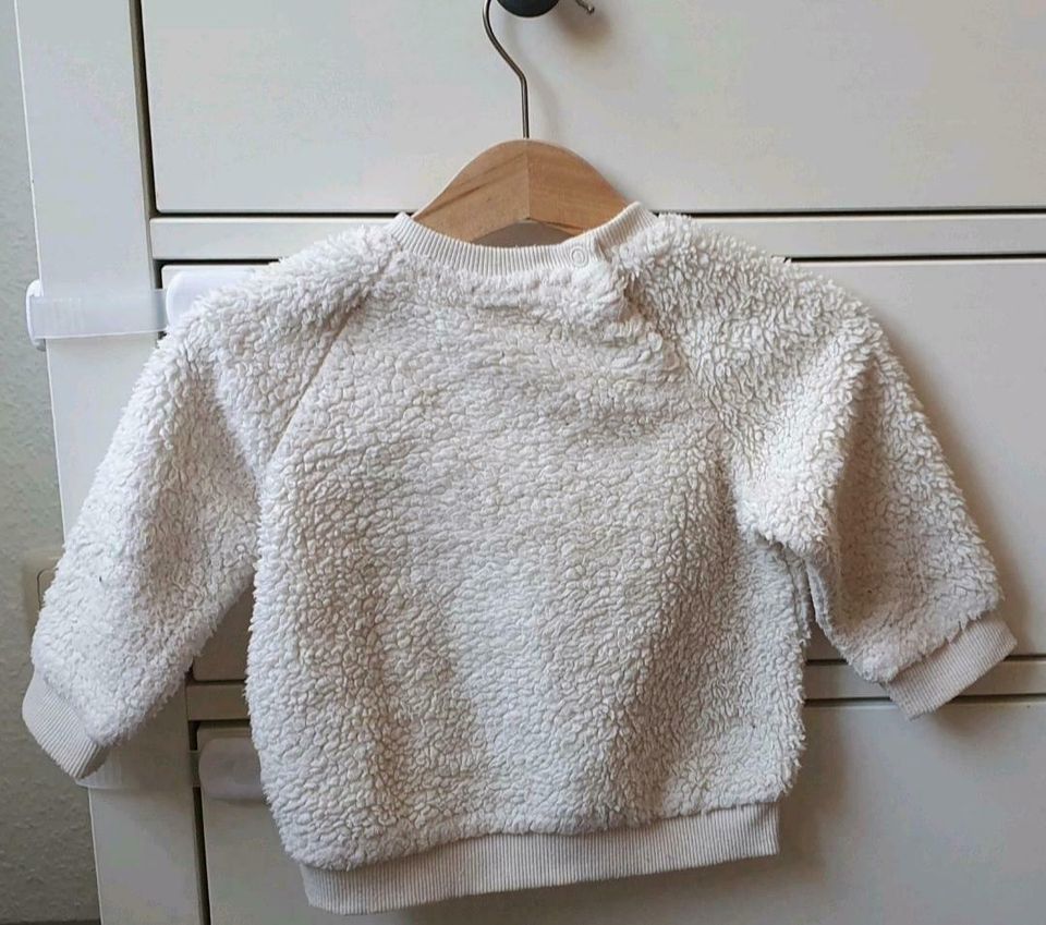 Kuscheliger Pullover von H&M Gr. 68 in Neu Kaliß