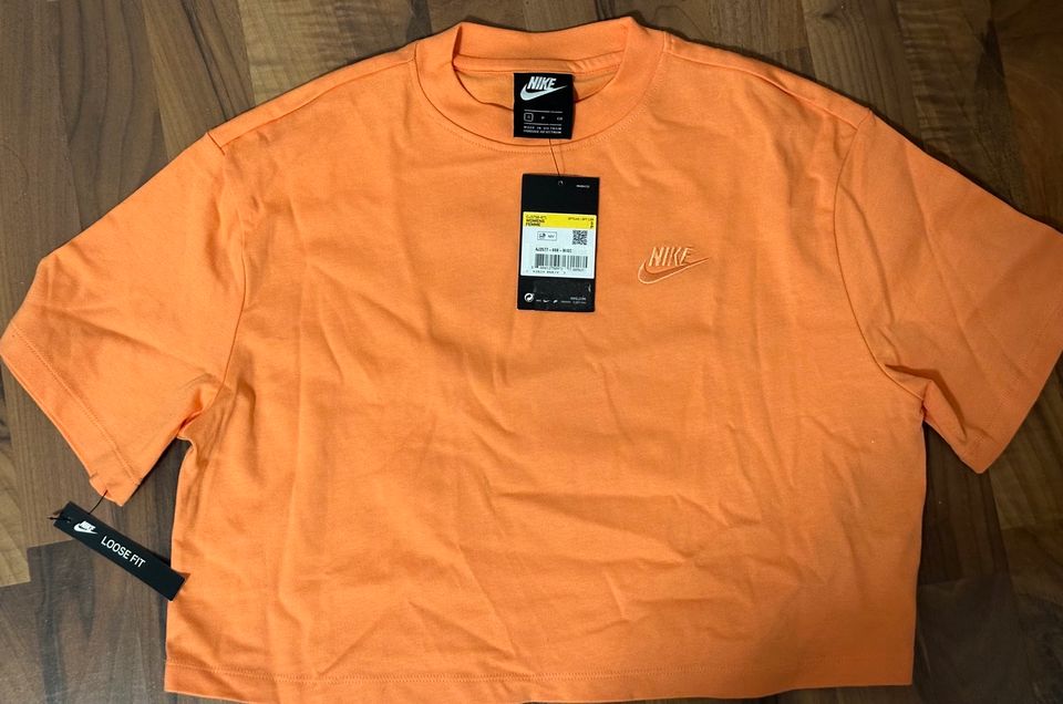 Nike Tshirt bauchfrei  Damen (S) in Orange in Köln