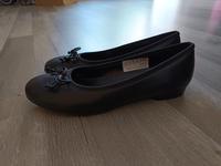 Schwarze Ballerinas aus Kunstleder von Ara, Größe 41 Hessen - Limburg Vorschau
