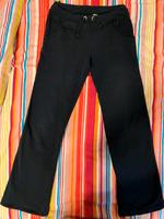 Schwarze Stoffhose mit rotem Hello Kitty Schriftzug, weite Beine Hessen - Wetzlar Vorschau