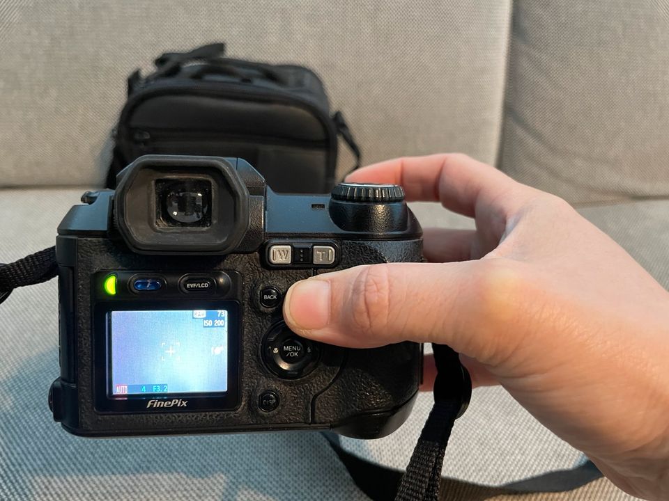 Digitalkamera Fujifilm S5000 FinePix an Bastler in Wadgassen