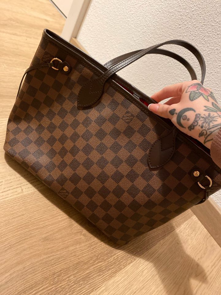 Louis Vuitton Neberfull PM in Landshut