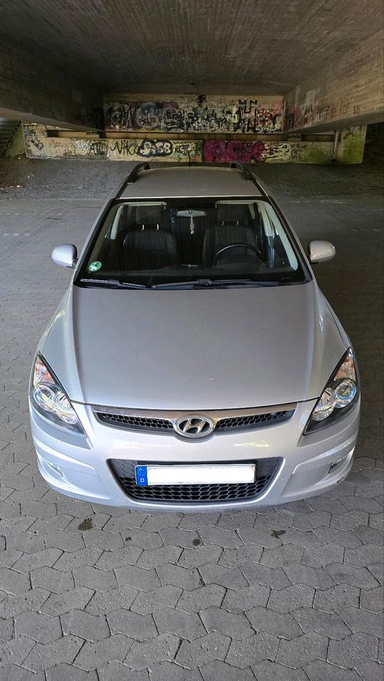 Hyundai i30 CW 1.6 in Bünde