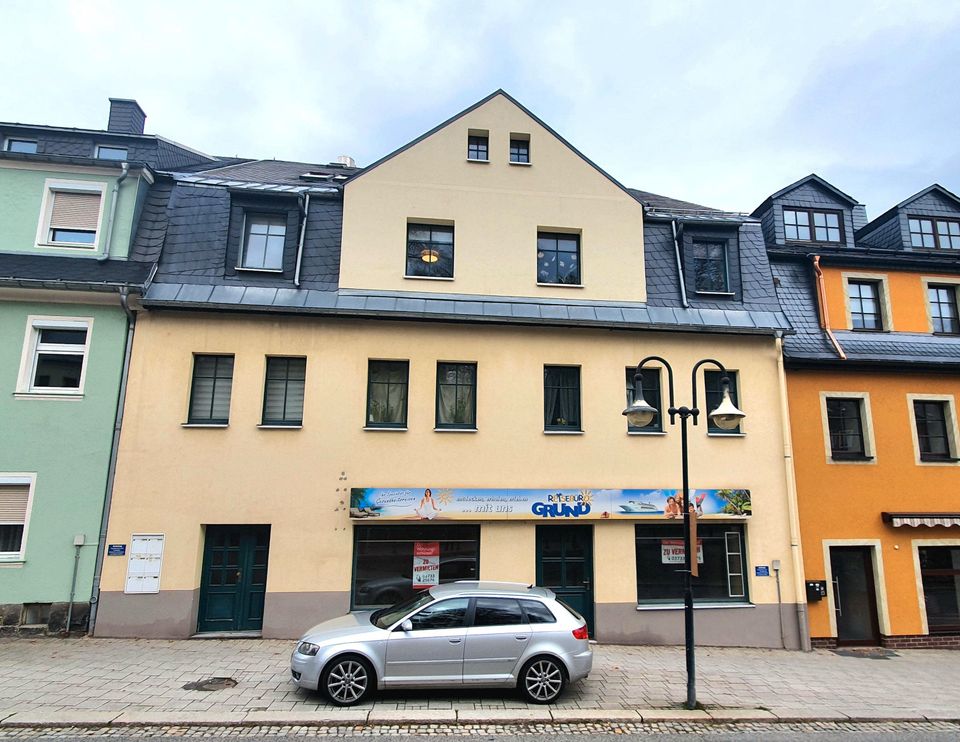 Schicke 3-Raum-Wohnung mit PKW-Stellplatz! in Grünhain-Beierfeld 