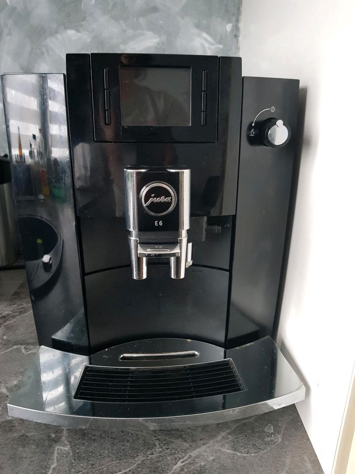 Kaffeevollautomat  jura E6 gebraucht in Radevormwald