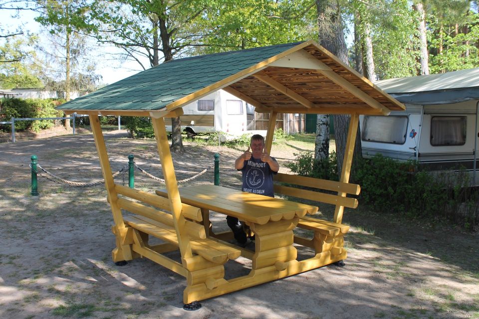 Sitzlaube Pavillon Überdachte Sitzgruppe Hütte Garnitur mit Dach in Massing