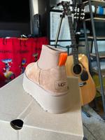 Suche UGG Schuhe von 37 bis 40 Neu. Düsseldorf - Oberkassel Vorschau