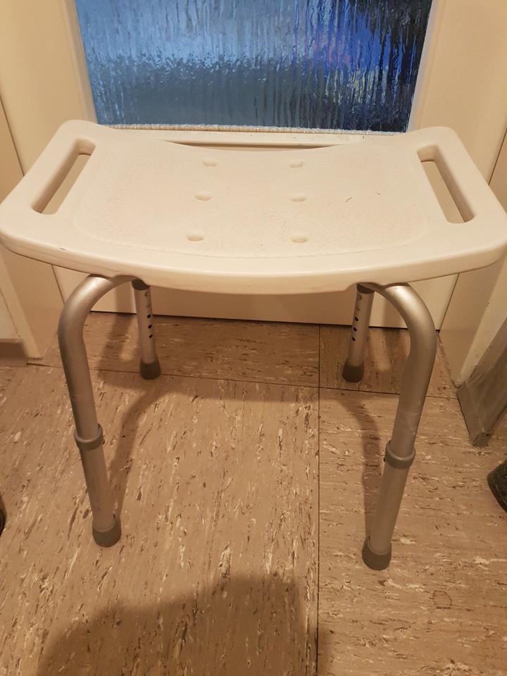 Hocker höhenverstellbar / Sanitär Hocker / Allzweck Hocker in Köln