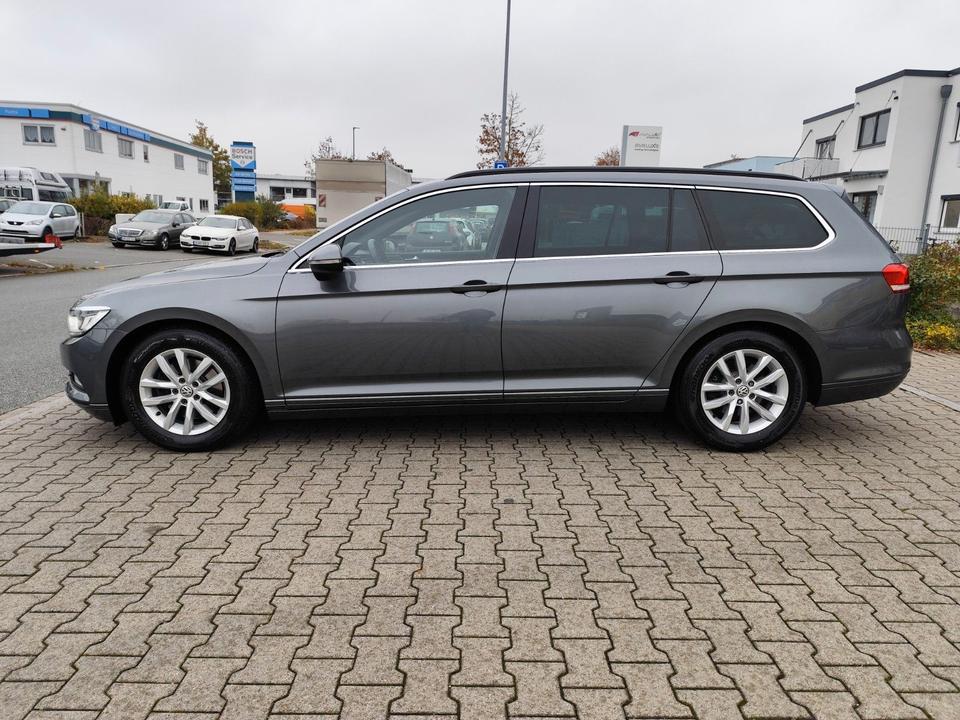 Volkswagen Passat Variant Comfortline BMT R-Line ACC LED E6 in Fürth