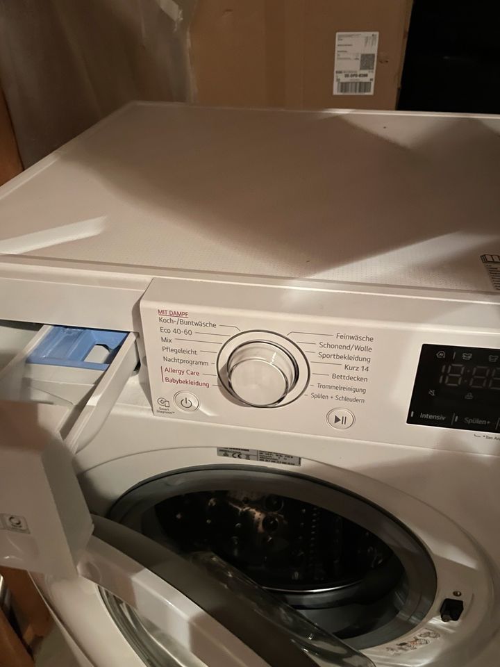 Waschmaschine 2,5 Jahre alt in Frankfurt am Main