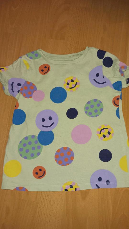 Next Smiley T-Shirt grün bunt Gr.110 (5) in Hamburg