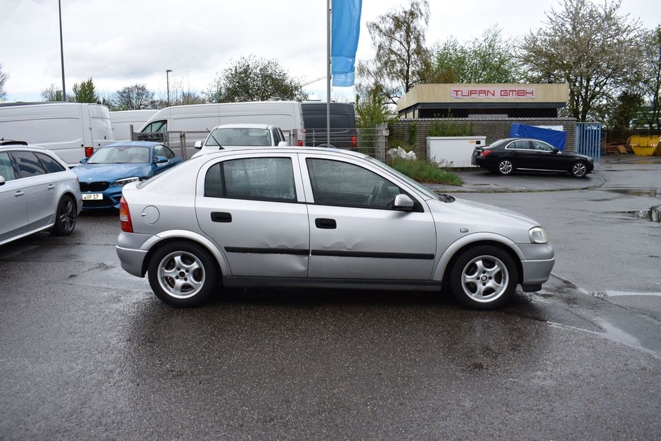 Opel Astra 1.6 Edition 2000 in Essen