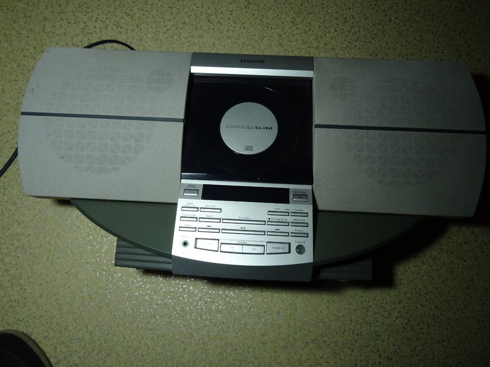 Samsung S 2000 Radio CD-Player in Fulda