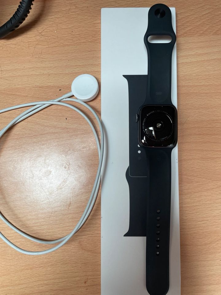 Apple Watch SE 2020 44mm in Wilhelmshaven