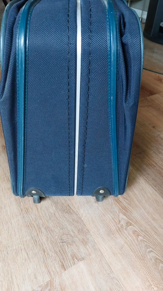 Reisekoffer Koffer mit Rollen ca. 60 x 45 x 25 in Uelzen