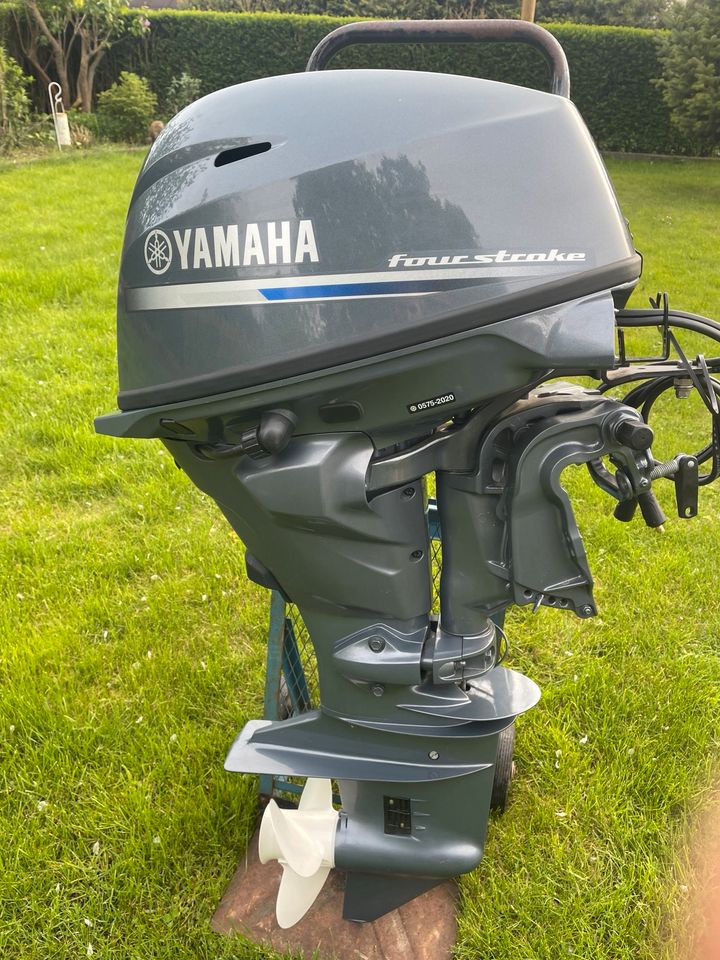Yamaha Außenborder Bootsmotor 25 PS in Berlin