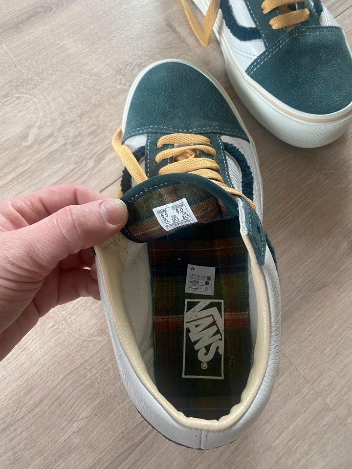 Vans in Leder/Wildleder in weiß/dunkelgrün/gelb neu Größe 38,5 in Uelzen